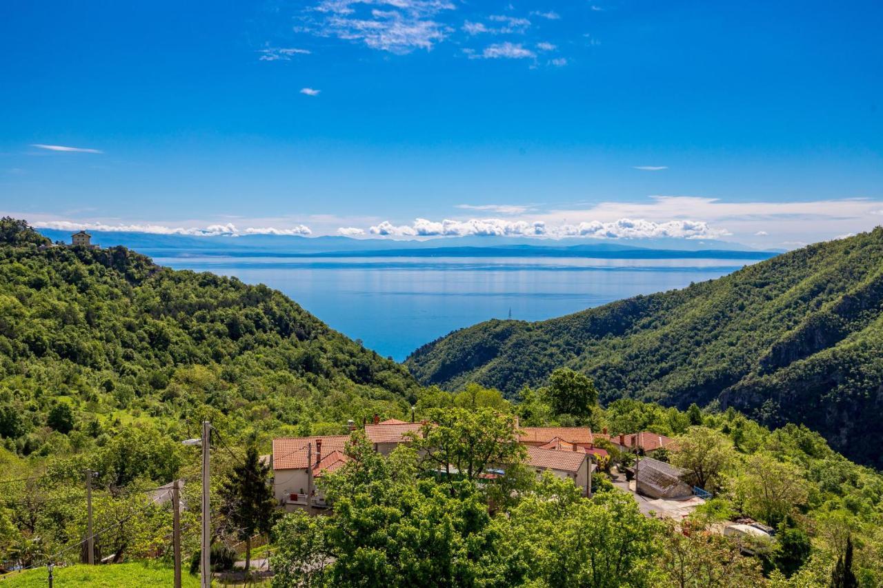 Pansion Villa Betina Lovran Buitenkant foto
